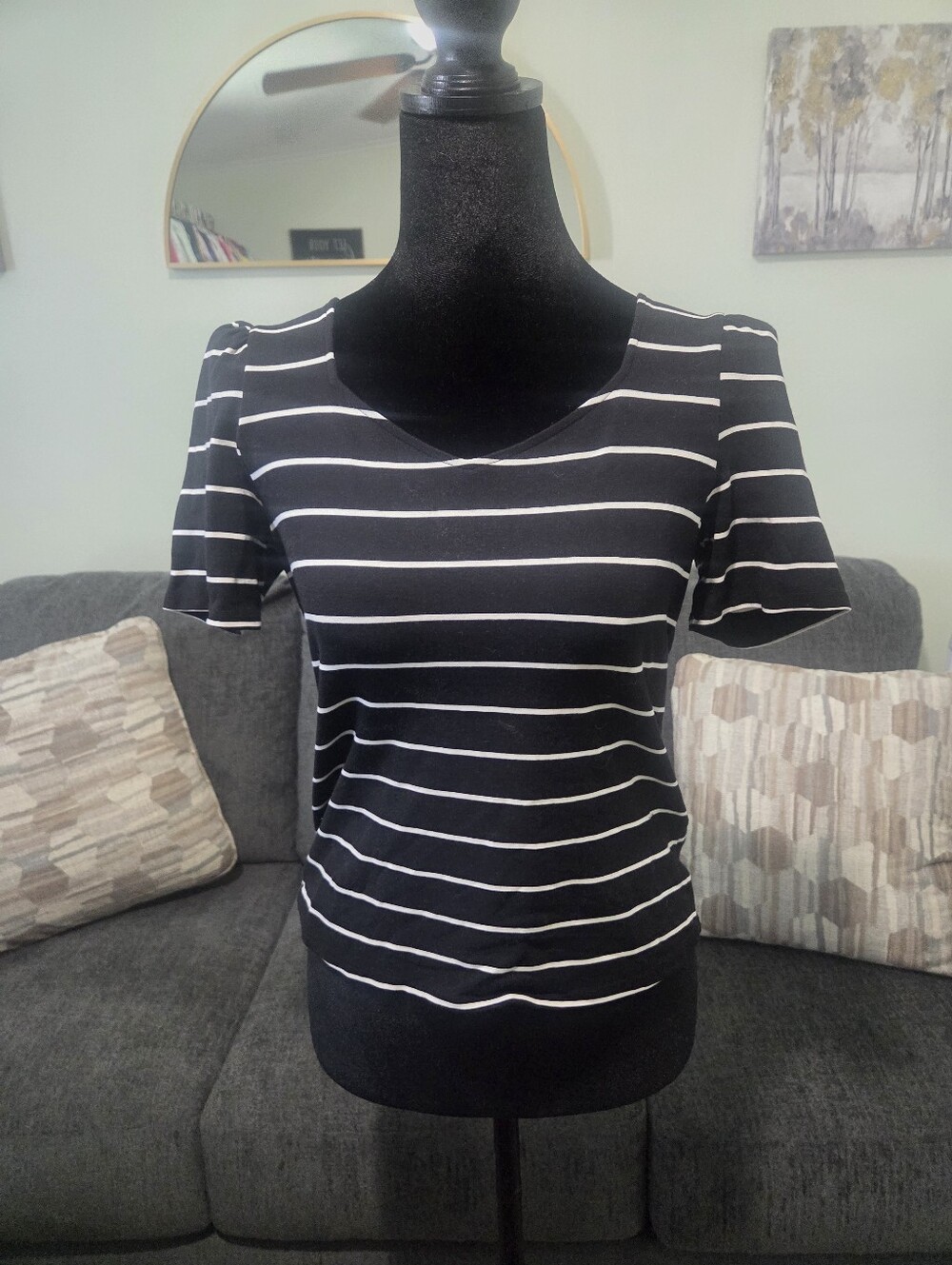 Worthington Black and White Striped V‑Neck Short Sleeve Top